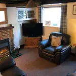 Mena Cottage, Cosy Country And Quaint. 度假居